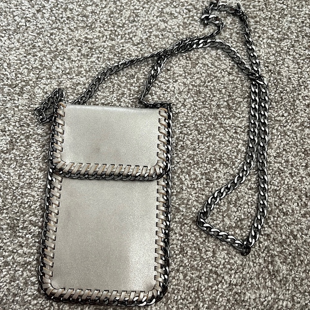 Chain phone case